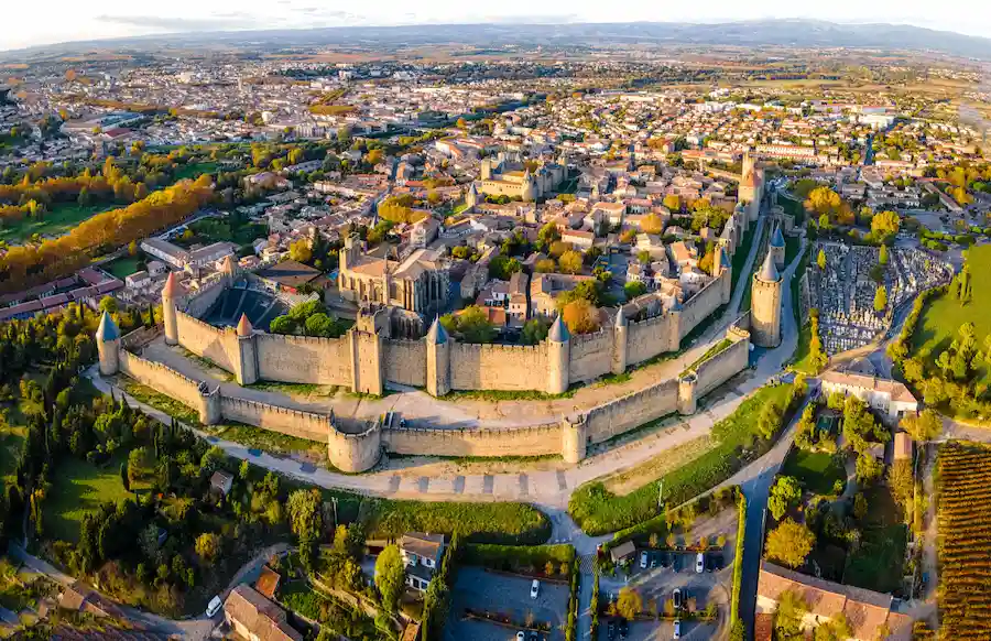 Vue aérienne de Carcassonne dans l'Aude.