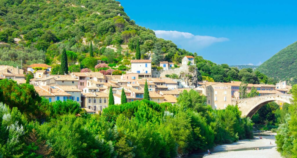photo d'un village dans la drôme